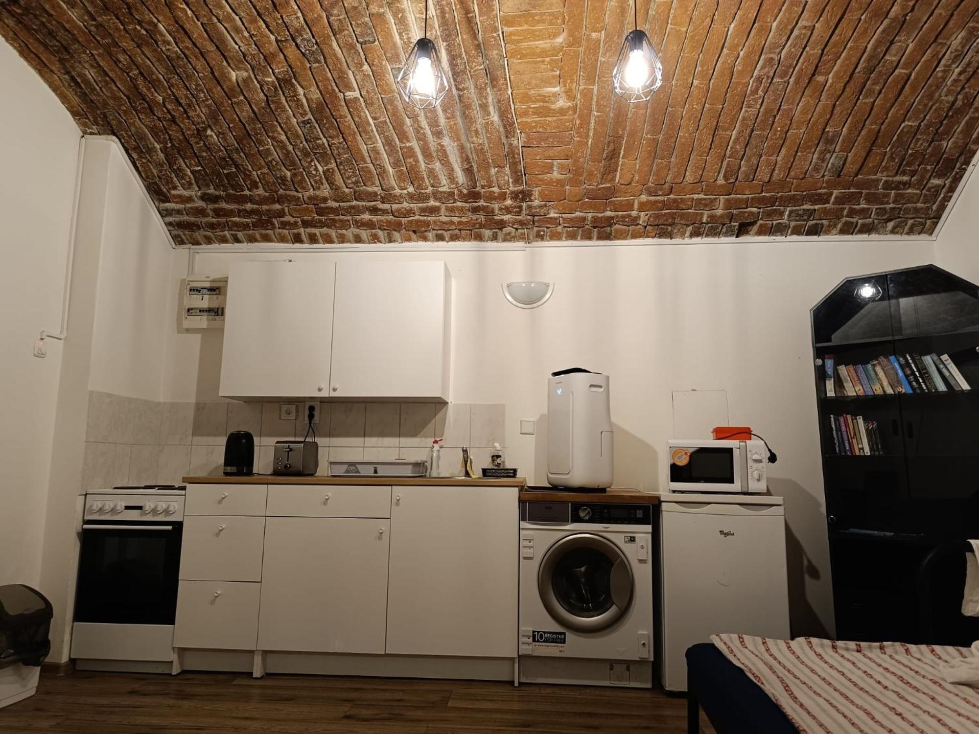 Basic Underground Apartments Next To The Center - Best Tram Line, Cool Local Area Praha Bagian luar foto